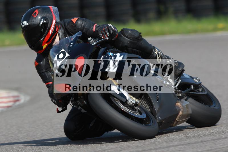 /Archiv-2022/06 15.04.2022 Speer Racing ADR/Gruppe gelb/90